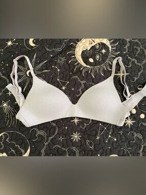 Victoria’s Secret PINK Lightly Lined Wireless Bra in Purple